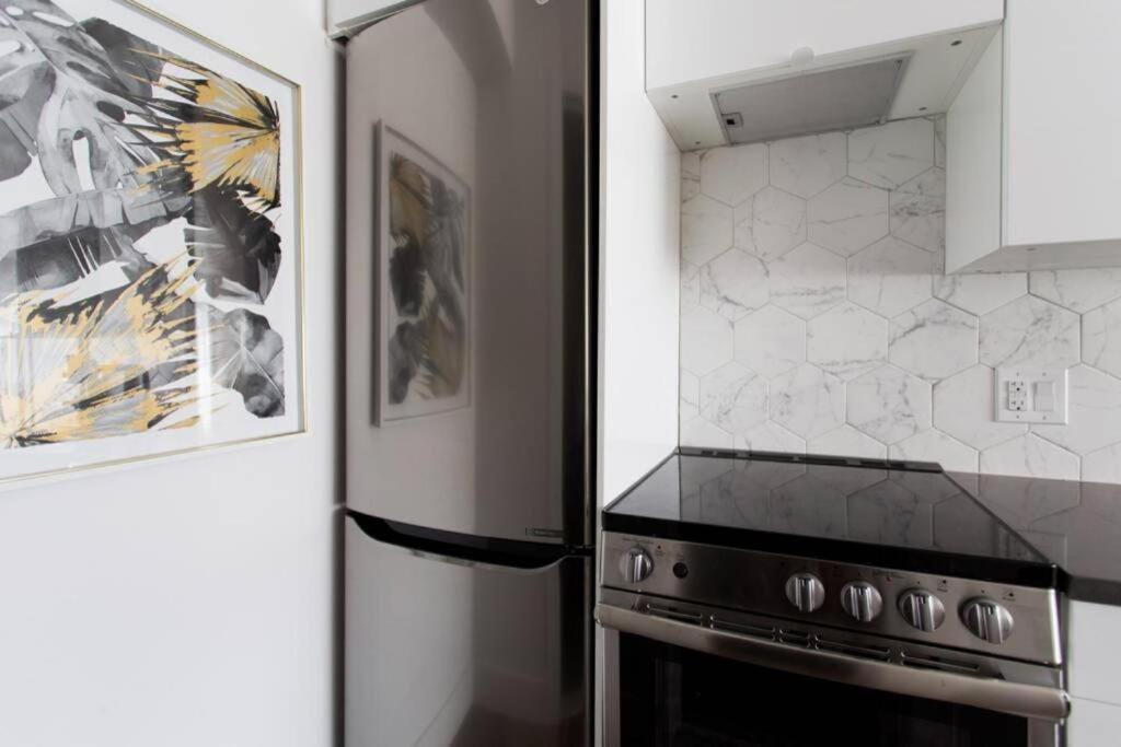 Wonderful Studio In Little Italy With Full Bath By Den Stays Montreal Exterior foto