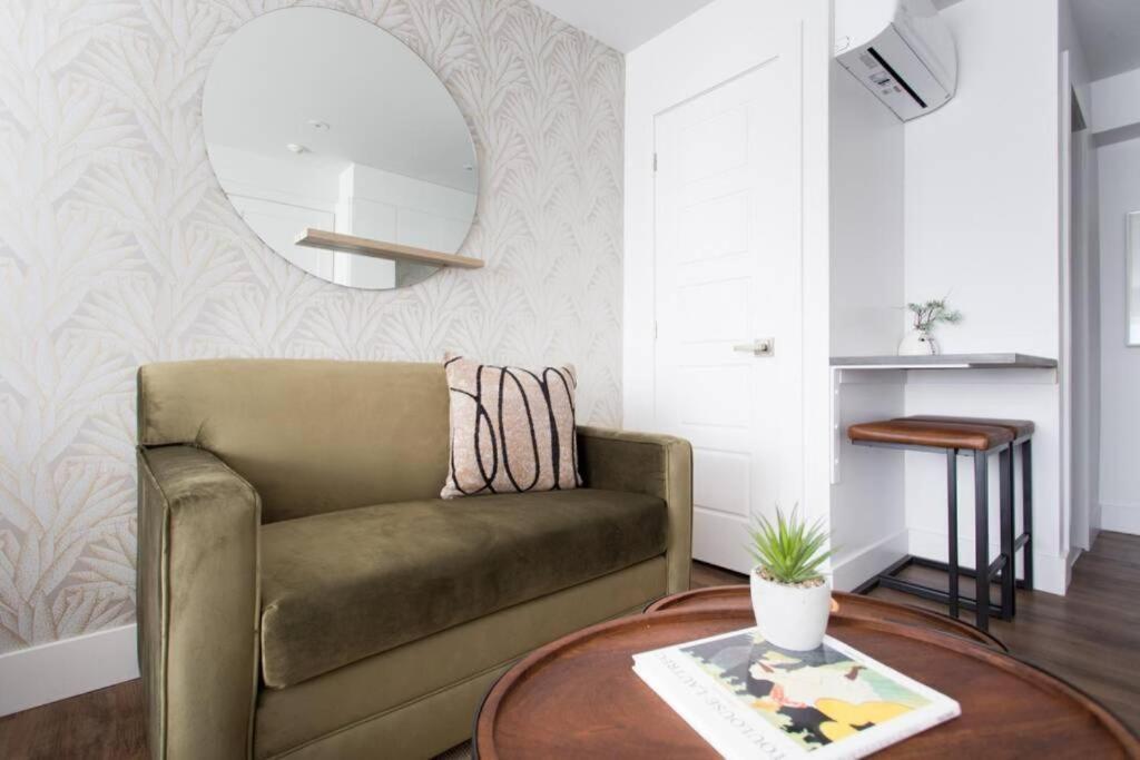 Wonderful Studio In Little Italy With Full Bath By Den Stays Montreal Exterior foto