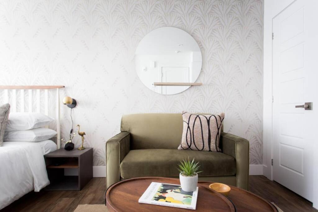 Wonderful Studio In Little Italy With Full Bath By Den Stays Montreal Exterior foto