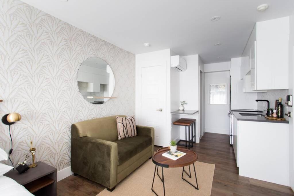 Wonderful Studio In Little Italy With Full Bath By Den Stays Montreal Exterior foto