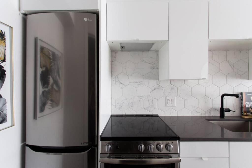 Wonderful Studio In Little Italy With Full Bath By Den Stays Montreal Exterior foto